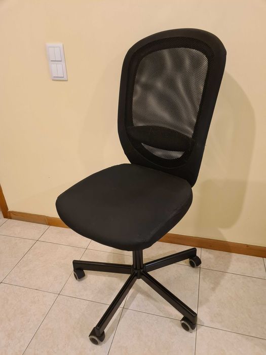 Cadeira giratória FLINTAN, preta