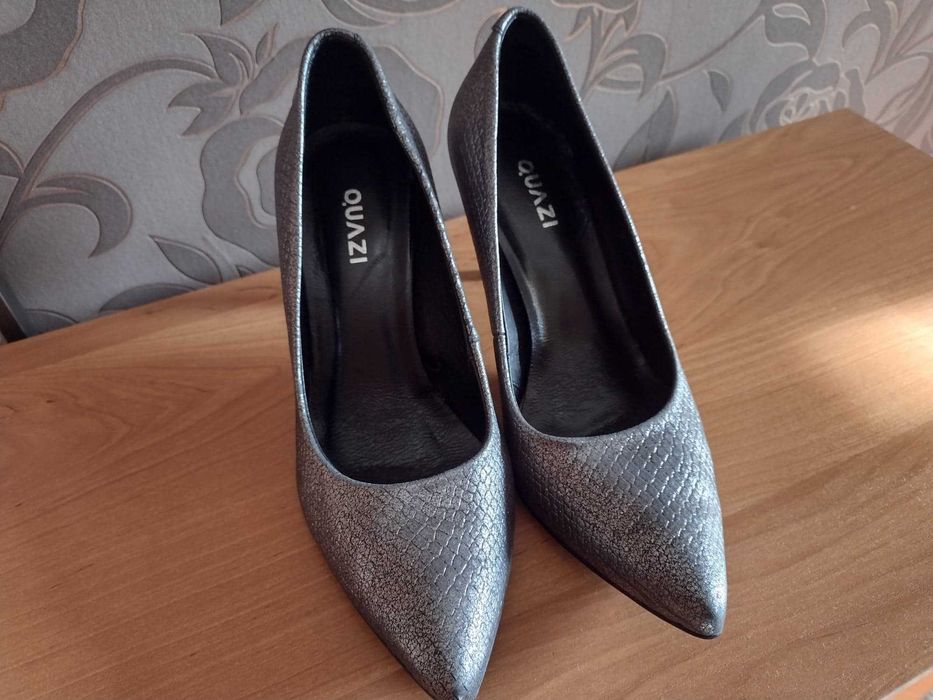 Trzy pary- Buty damskie w idealnym stanie