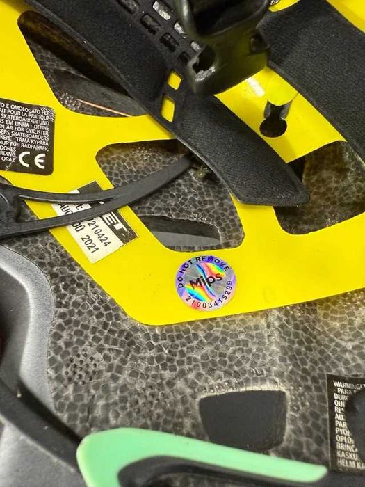 Capacete MET Roam Mips