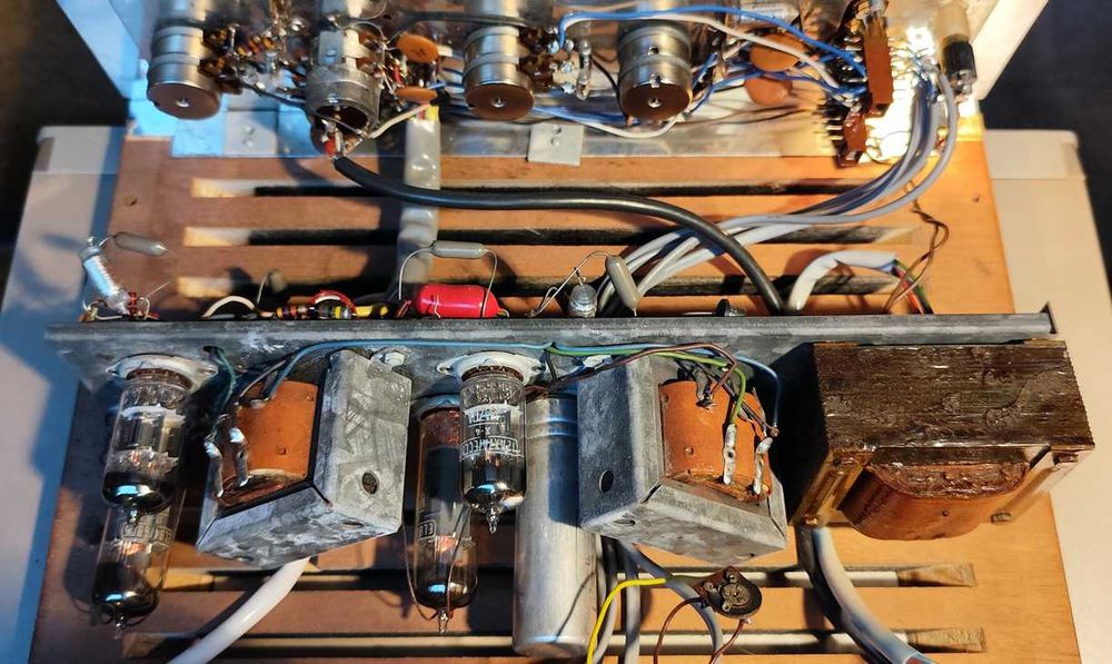 Wzmacniacz lampowy vintage Pathe Marconi PA 85S wczesne lata 60'