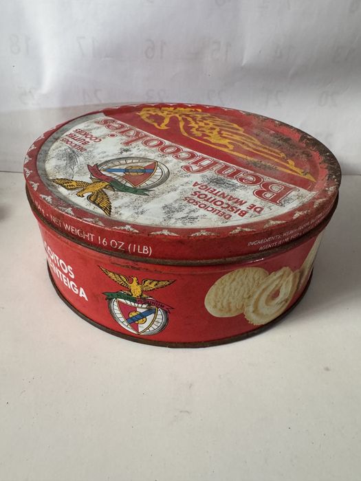Caixa de biscoitos antiga
