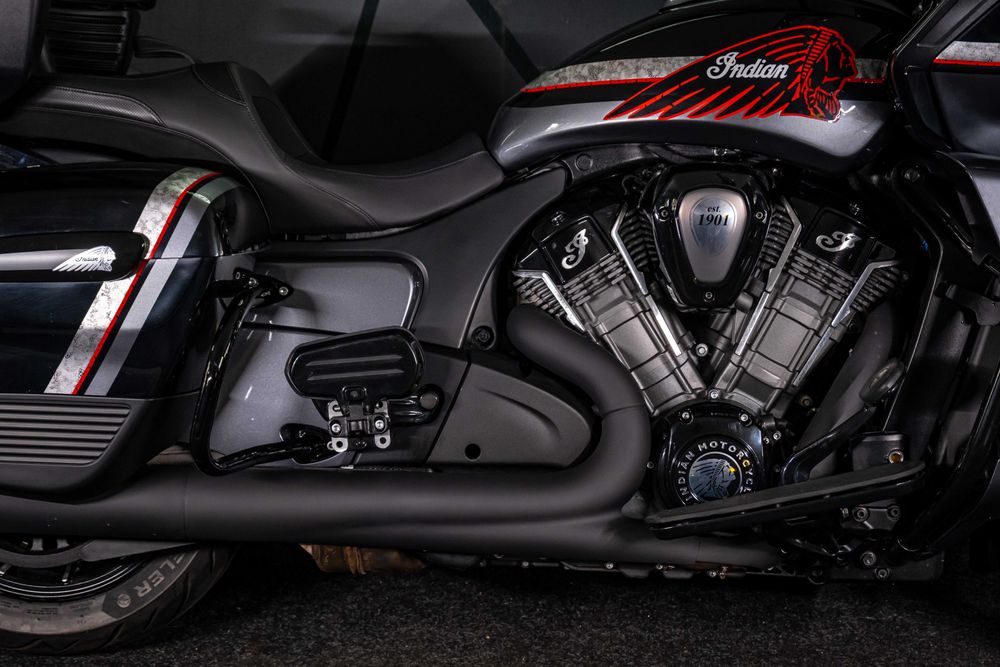 Indian Pursuit Dark Horse