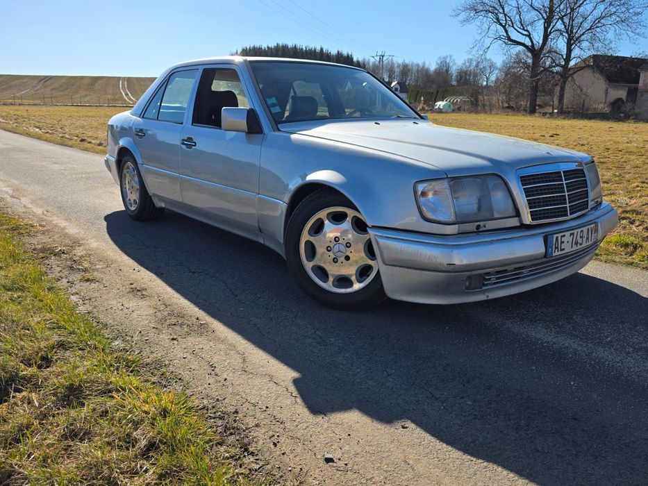 Mercedes-Benz W124