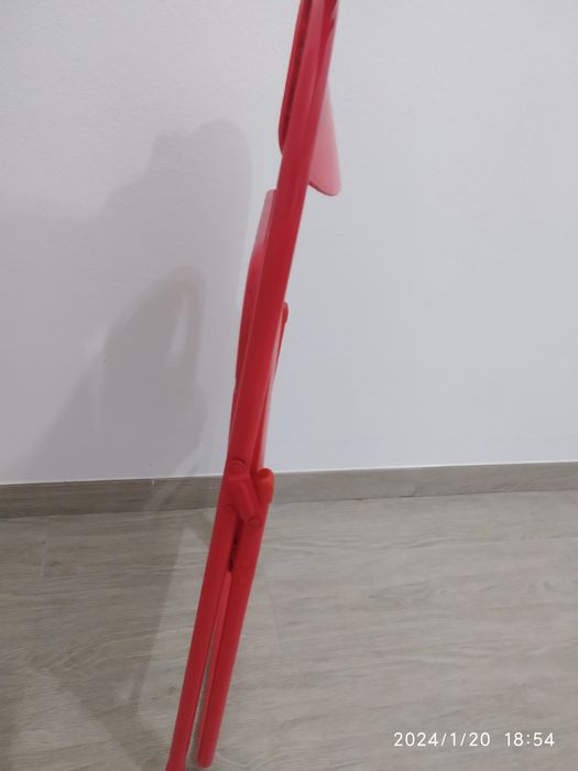 Cadeira vermelha desdobrável