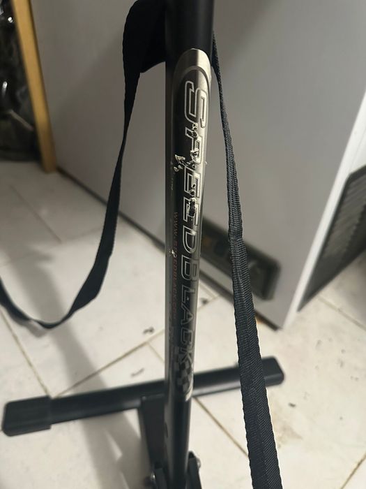 Suporte para volante e pedais