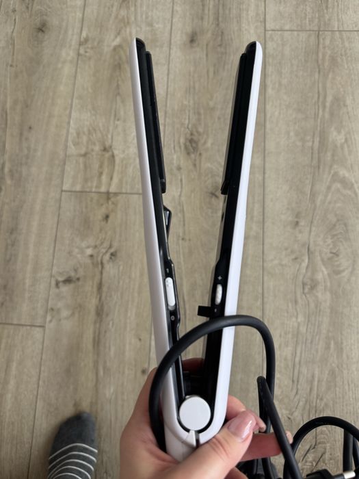 Випрямляч для волосся