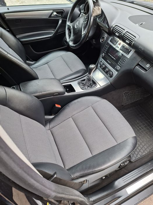 Mercedes-Benz C200CDI W203