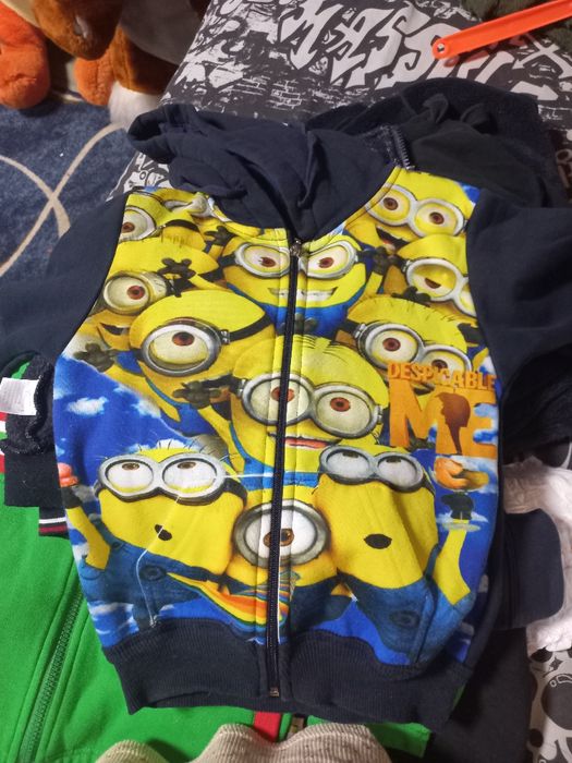 Бесплатно отдам на мальчика вещи