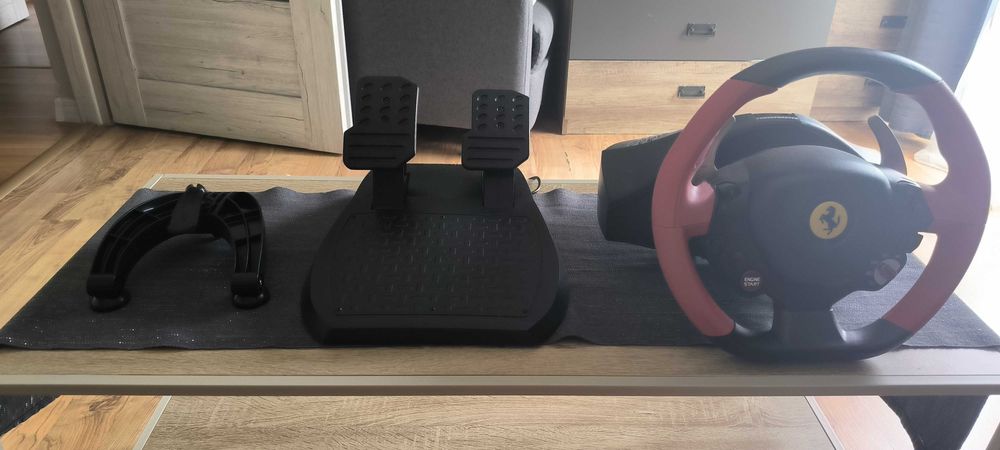 Sprzedam lub zamienie kierownica thrustmaster ferrari 458 spider xbox one