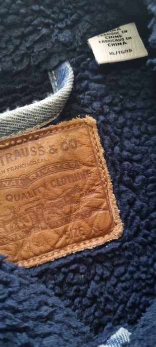 Levis XL.     ..