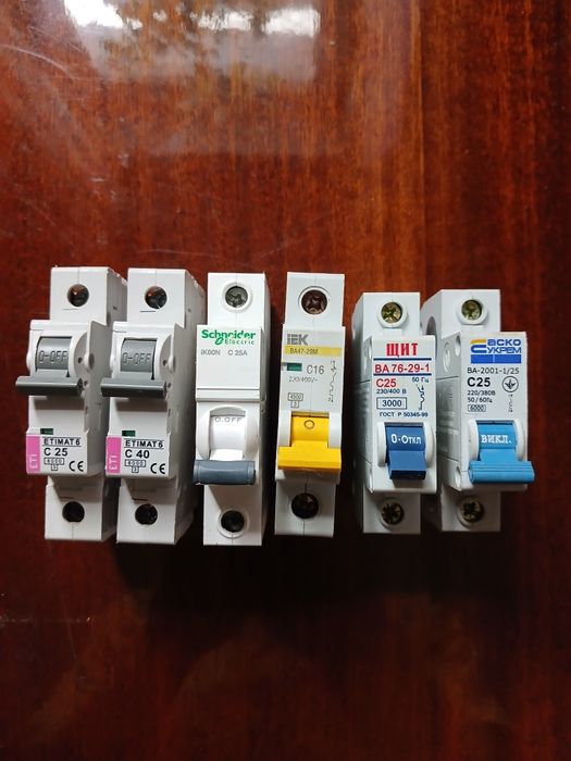 Автоматичні вимикачі