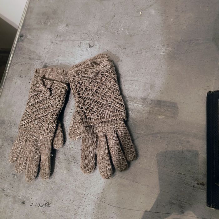 Bardzo ładne eleganckie rękawiczki