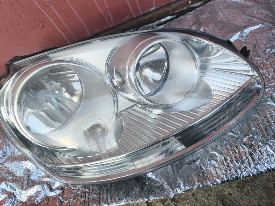 Lampa prawa VW golf 5