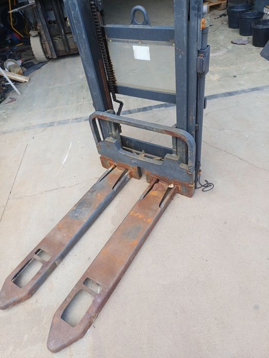 Maszt lekki od wózka widłowego 180cm 250 330 cm. podnoszenia