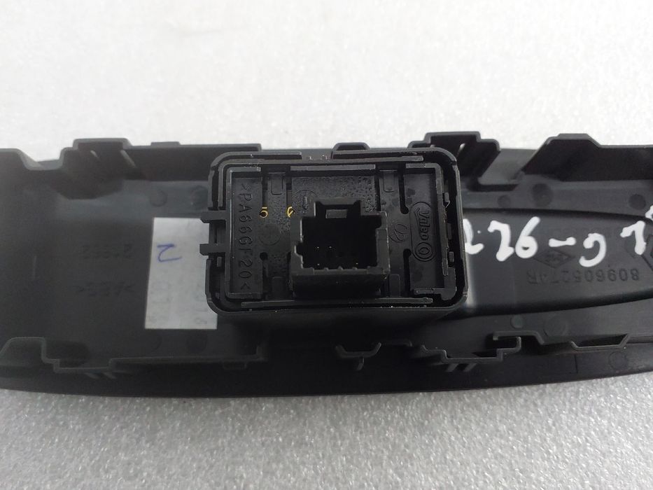 Comando / botão / interruptor vidros frente direito RENAULT Megane IV