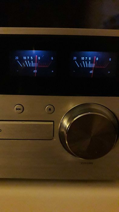 mini HiFi музыкальный центр Philips BTB8000