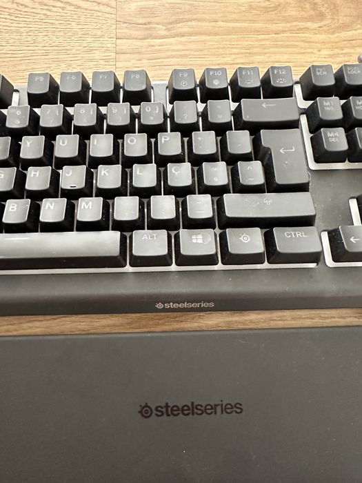 Teclado gaming steelseries apex 3 como novo