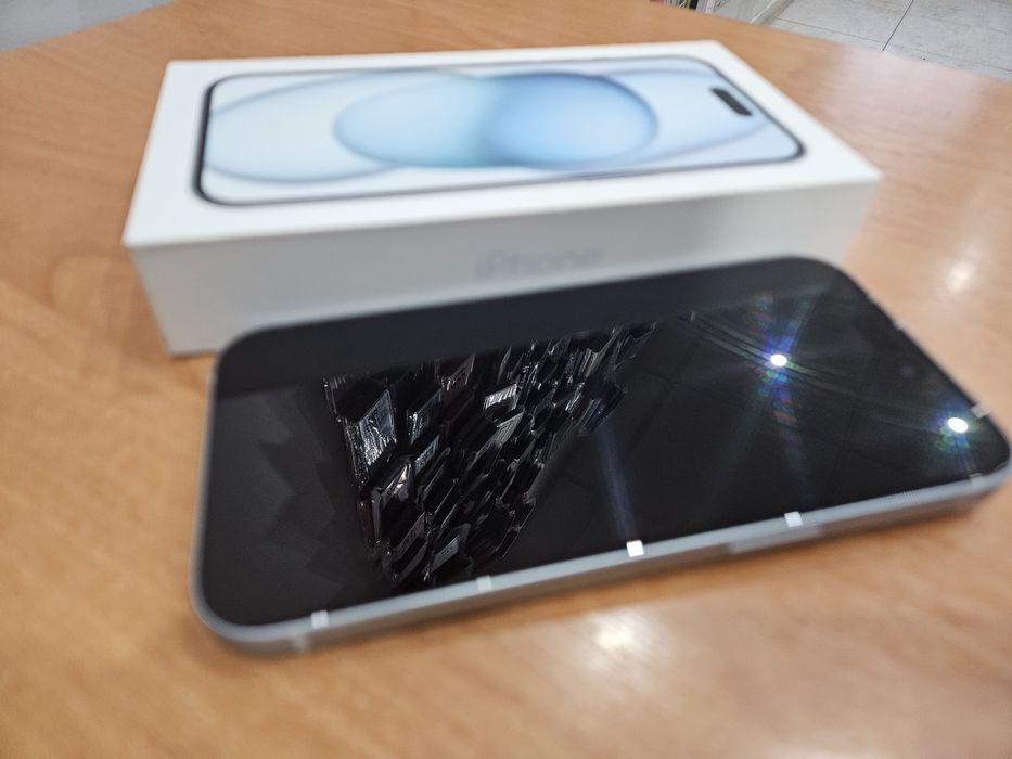 Iphone 15 128 gb stan idealny  bez rys