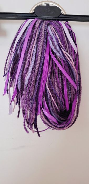 Quatro lenços/cachecóis por €7