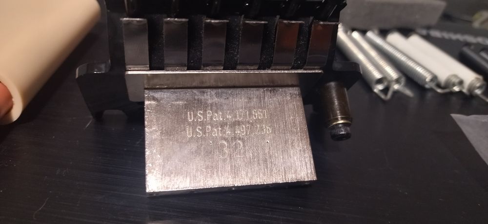 Guitarra Dean ML Modifier Black Satin