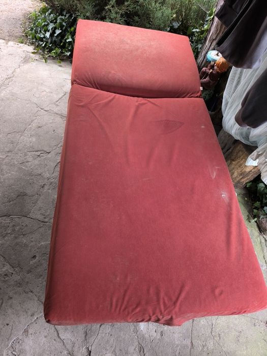 Продам диван-малютку під реставрацію