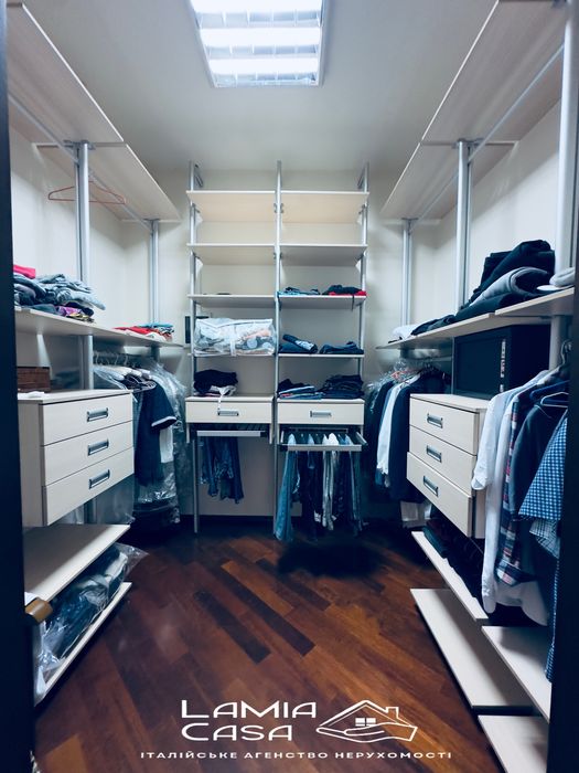 VIP будинок біля парку , в топовій локаціі