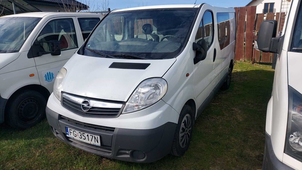 Opel Vivaro 2,0 Diesel Brygadówka 6osób