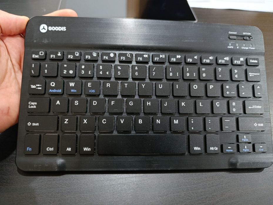 Tablet Huawei MediaPad T3 , com capa e teclado