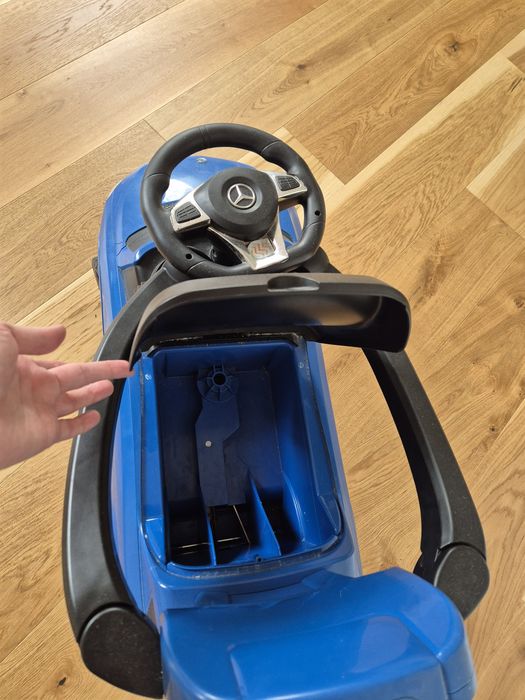 Jeździk - pchacz autko Mercedes z dźwiękami