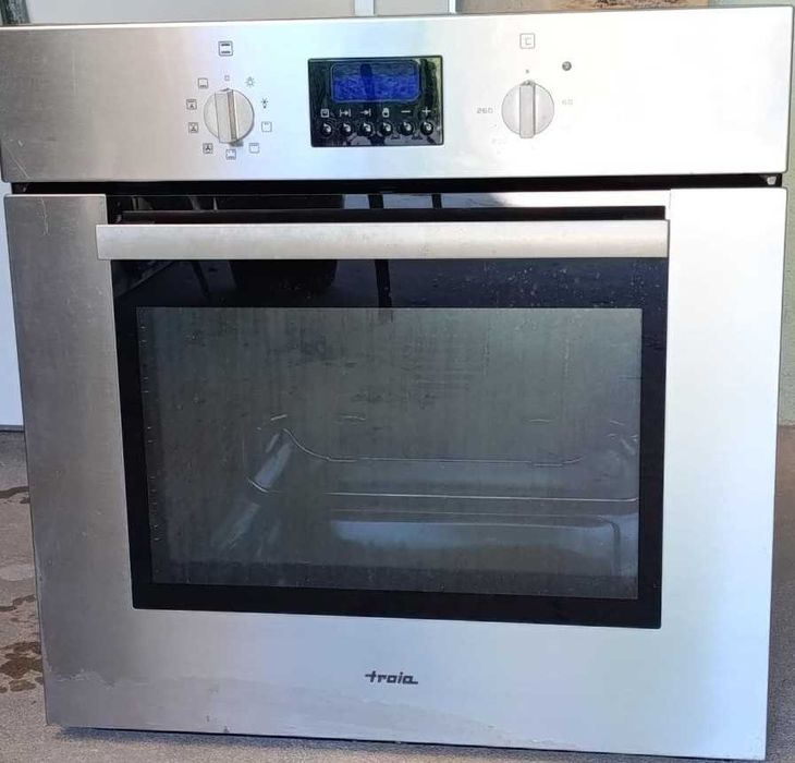 Forno Eléctrico Embutido Troia Usado Funcional