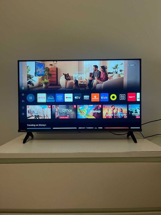 Hisense 32” Smart TV – Like New, With Receipt