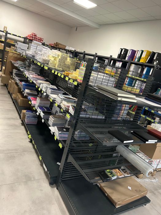 Regały ażurowe sklepowe