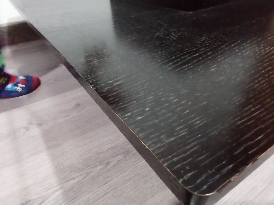 Mesa de centro 1m por 1m 35cm altura, madeira maciça e vidro de 1cm..