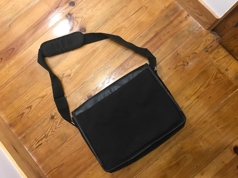 Targus + DKNY + Lierac + REDKEN (Mala + Mochila + Nécessaires)