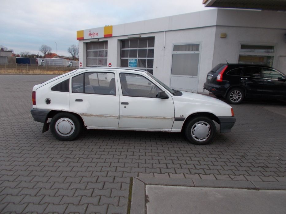 Drzwi Lewe Przednie Opel Kadet KOLOR BIAŁY