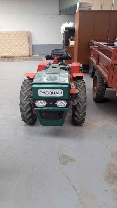 Trator agrícola Pasquali