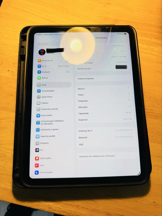 iPad 10ª Geração APPLE (10.9'' - 64 GB - Wi-Fi - Prateado)
