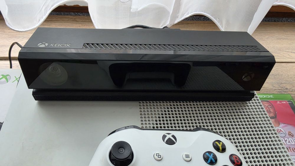 Konsola Xbox One S 1TB + Kinect + Pad + 2 Gry (Fifa 20, Just Dance 2019) – Zestaw!