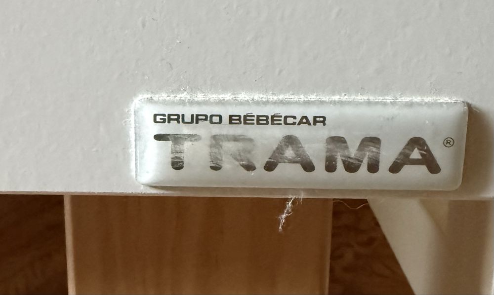 Cama grades / berço bebé TRAMA madeira + colchão