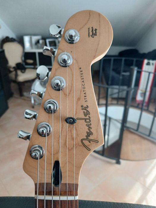 Fender Stratocaster Player HSS 2022 – VegaTrem | Shawbucker | Locking Tuners