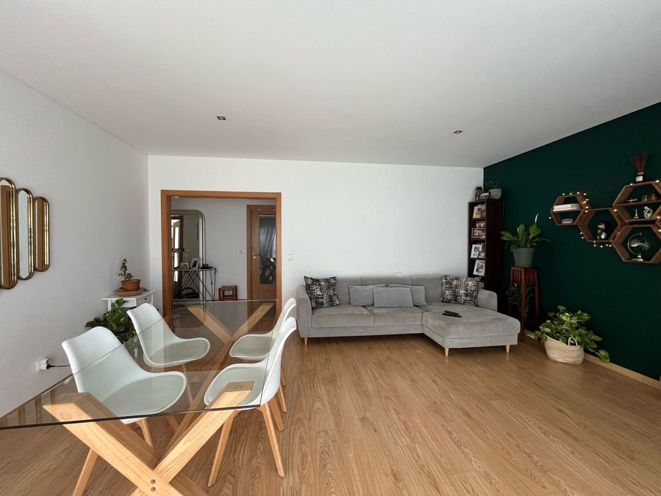 Sofá cinzento do Ikea, com chaise longue, como novo