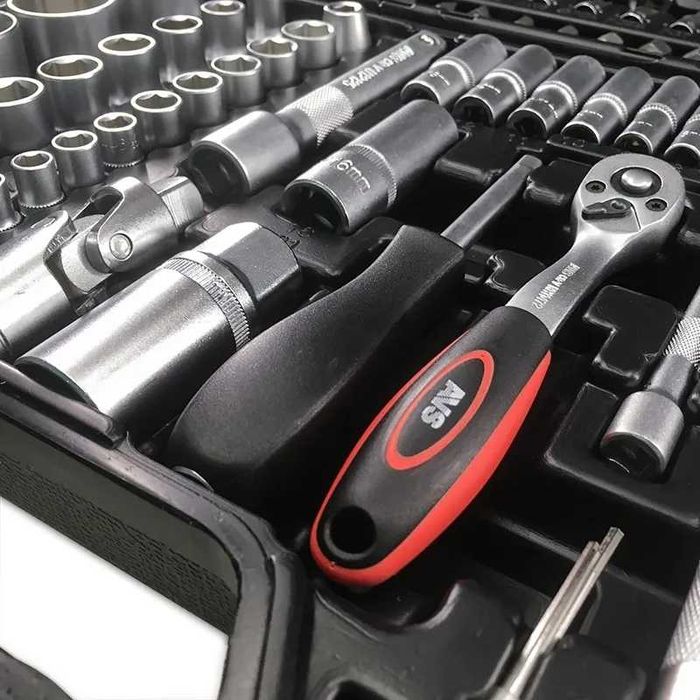 Набір інструментів AVS 108 ел хром-ванадій набор головок ключей Польша