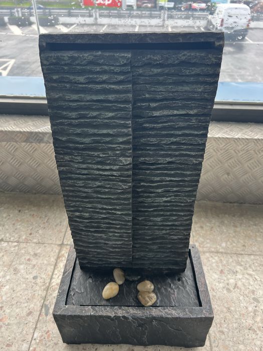 Fonte decorativa alta