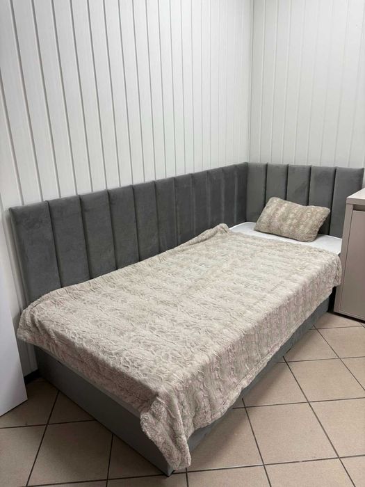 Ліжко 90*200 з підйомним механізмом та  матрацом в наявності
