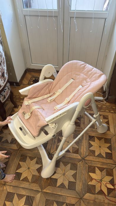 Стільчик для годування