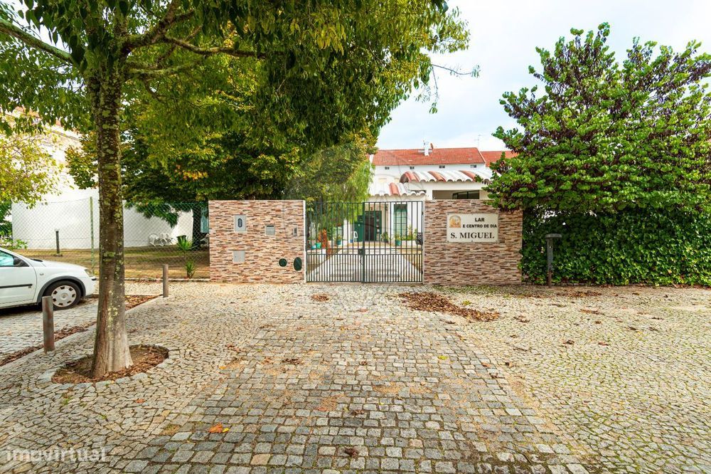 Moradia T11 para venda