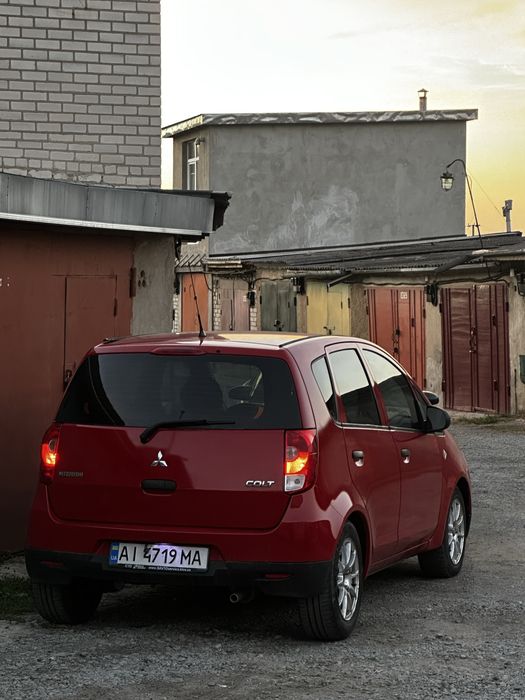 Оренда авто Митсубіші Кольт 1.3 газ/бензин автомат