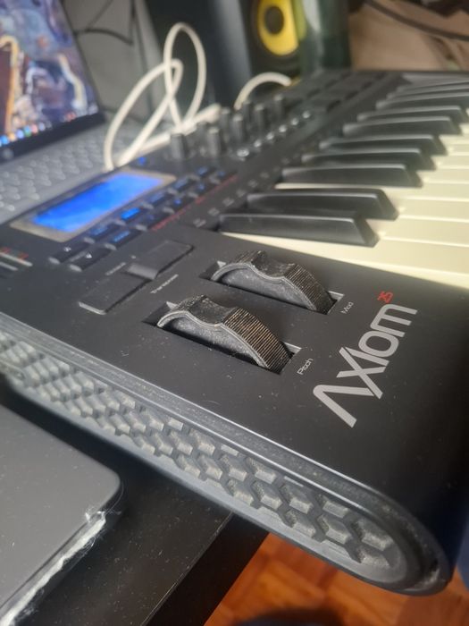 Teclado controlador MIDI M-audio axiom 25