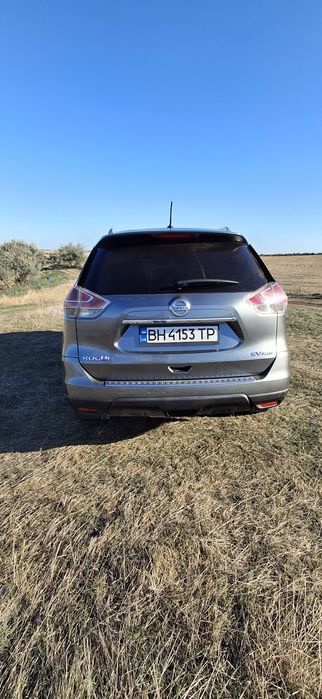 Продам свою машину Nissan Rogue 2015года