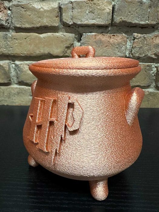 Magiczny kociołek „HP” – unikatowa dekoracja od Świat Magii 3D